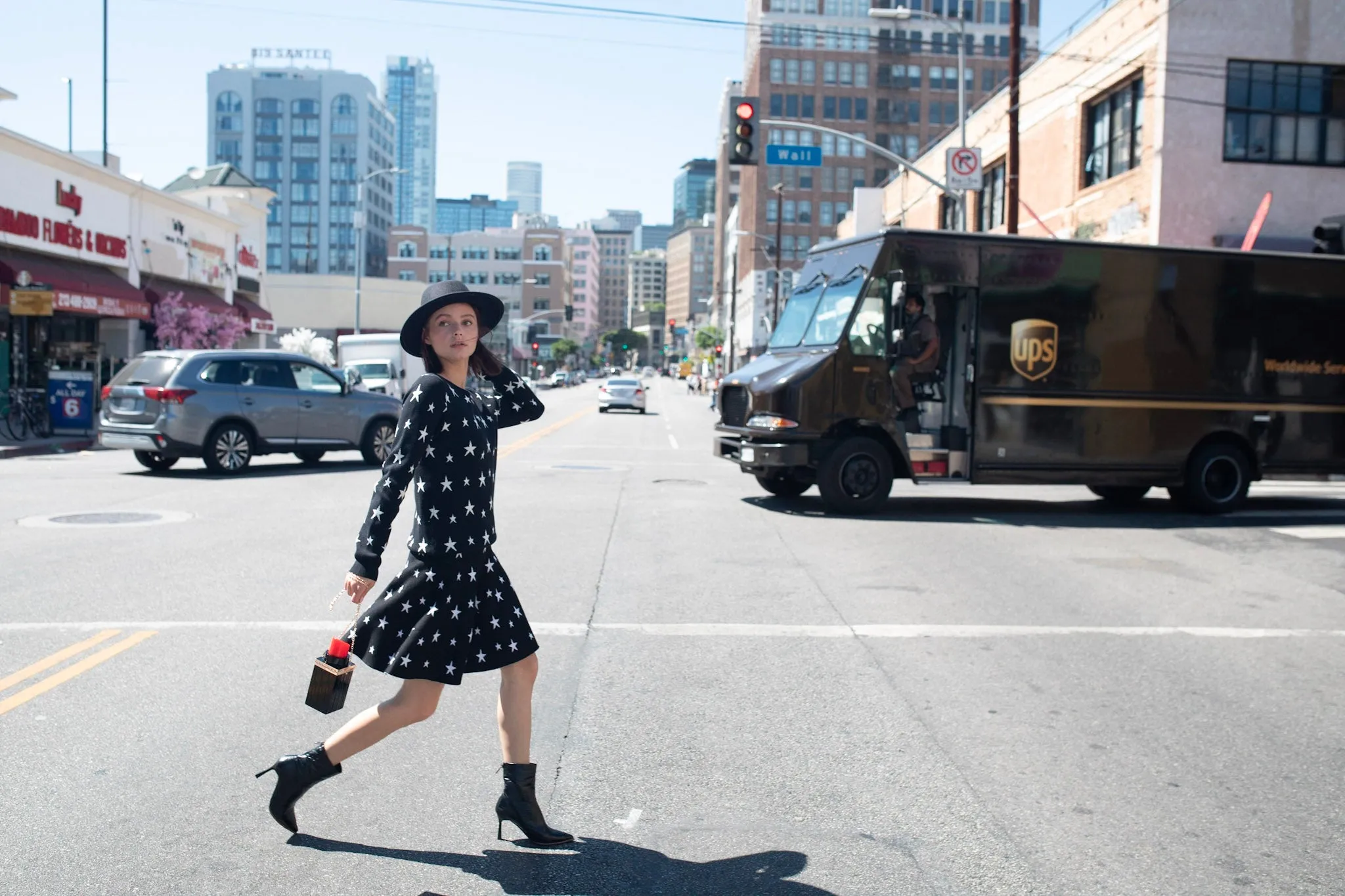 AMAZING MM SKIRT - YEAR ROUND BLACK & WHITE STARS
